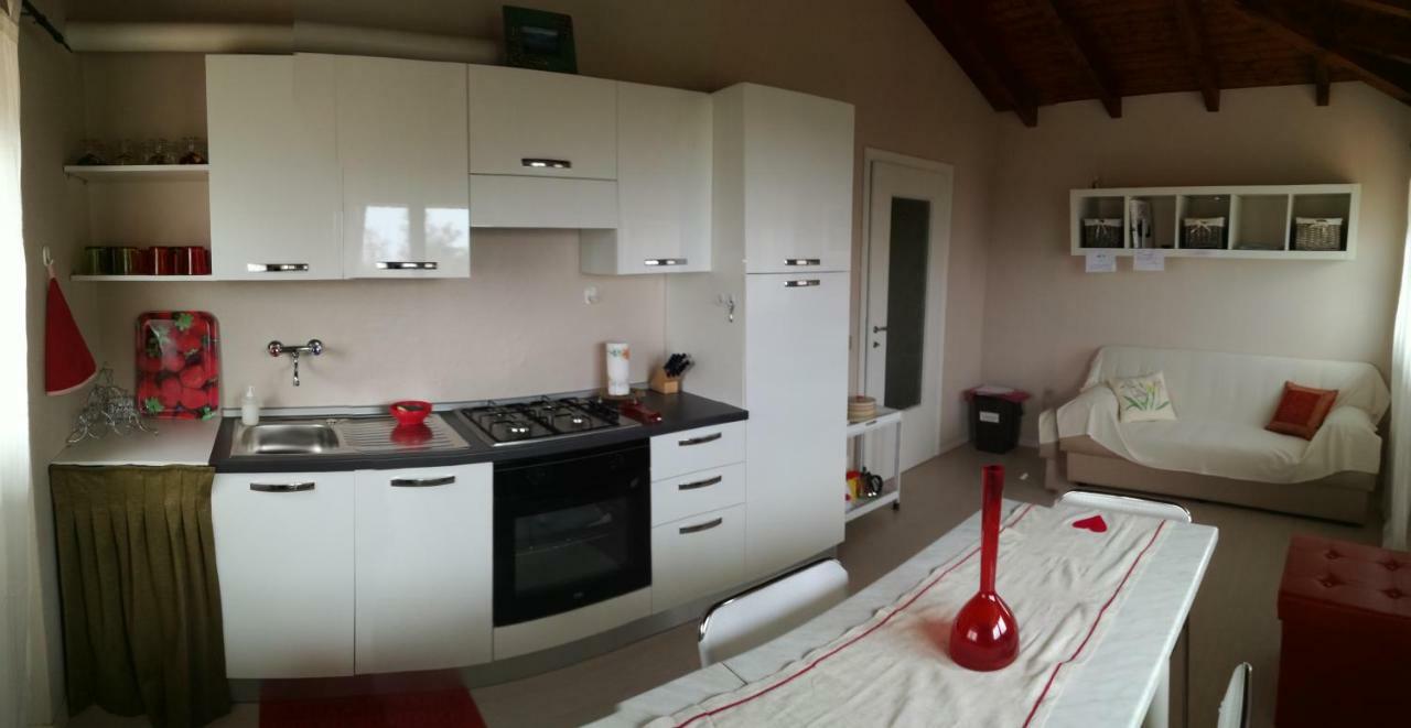 Ferienwohnung Casale Cadeloro Nebbiuno Exterior foto