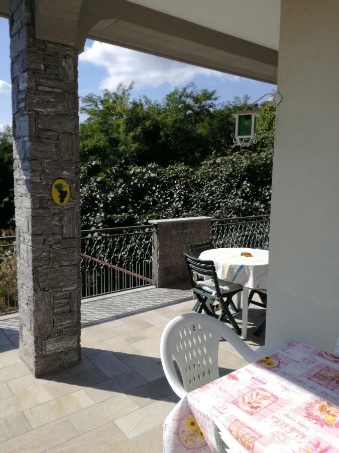 Ferienwohnung Casale Cadeloro Nebbiuno Exterior foto